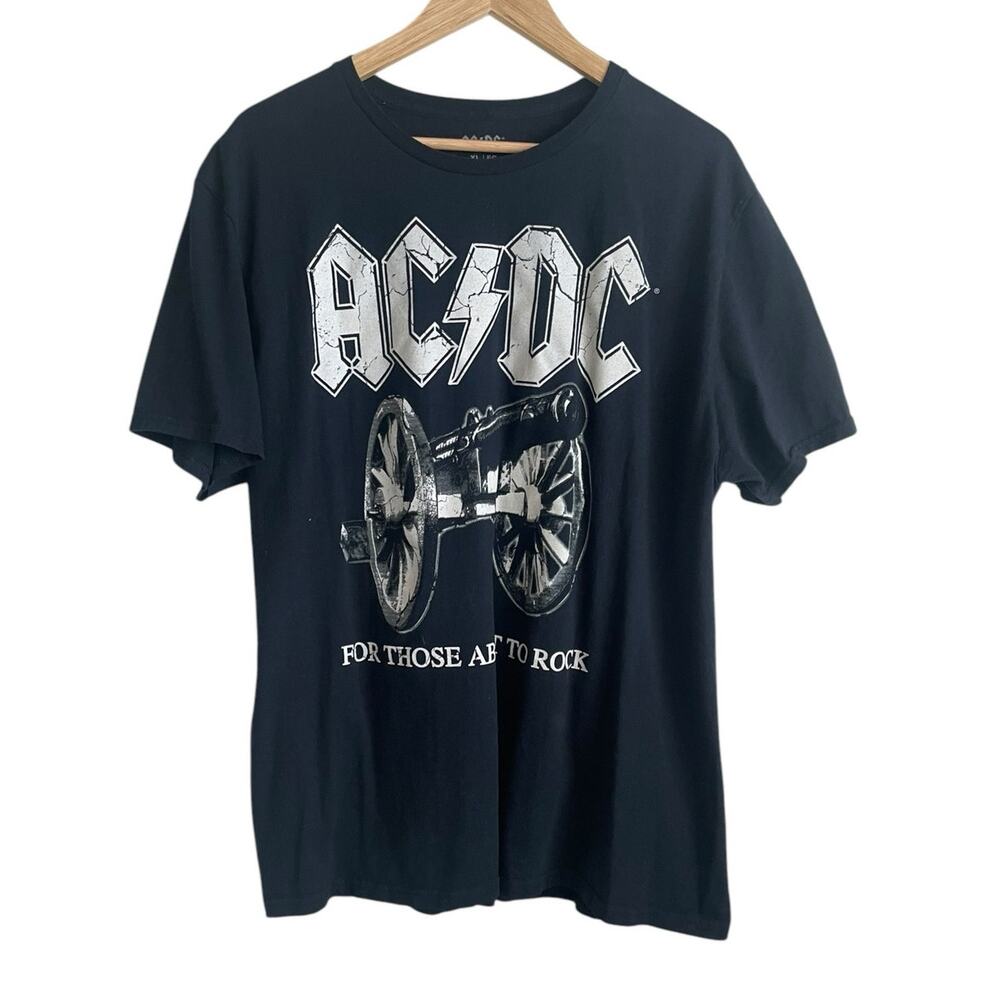 AC/DC Adult Top XL Graphic Band Tee Rocker‎ Y2K Retro Concert Rock Band Grunge